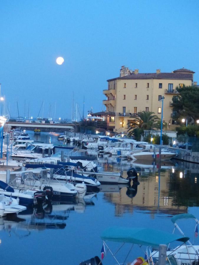 Bord De Mer Avec Vue Mandelieu La Napoule Luaran gambar